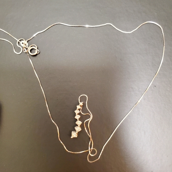 14kt Chain with pendant - Picture 3 of 9